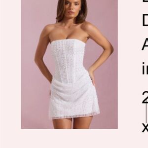 Elegant White Strapless Dress